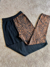 Load image into Gallery viewer, Filigree 1/2 Sweatpants