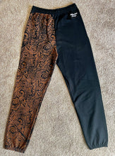 Load image into Gallery viewer, Filigree 1/2 Sweatpants