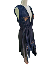 Load image into Gallery viewer, Arabesque 2 Hooded Wrap