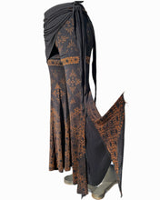 Load image into Gallery viewer, Acanthus Clover Skirt Pants