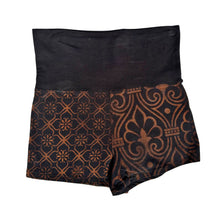 Load image into Gallery viewer, Damask &amp; Quatrefoil Shorts