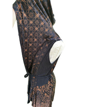 Load image into Gallery viewer, Damask Hooded Wrap