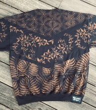 Load image into Gallery viewer, Ivy &amp; Palms Sweatshirt