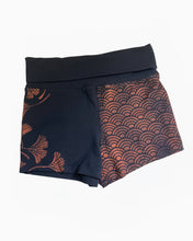 Load image into Gallery viewer, Ginkgo Hot Shorts