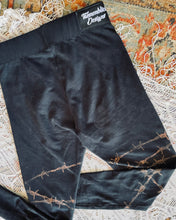 Load image into Gallery viewer, Barbed Wire Leggings