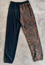 Load image into Gallery viewer, Filigree 1/2 Sweatpants